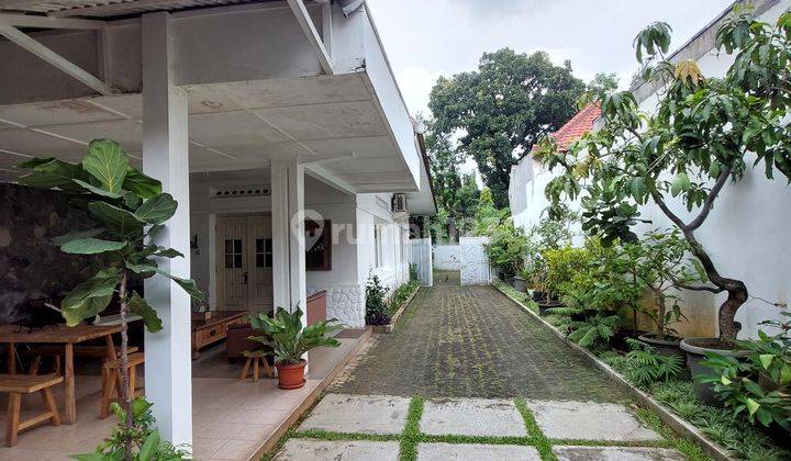 Rumah 1 Lantai Siap Huni Depan Taman di Menteng Jakarta Pusat 1