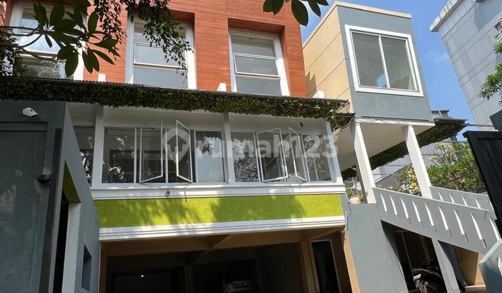 Dijual Cepat! Rumah 3 Lantai Di Pondok Indah – Garasi Luas, Siap Hunipondok Indah – Dapur Bersih & Kotor, Teras - Ruang Terbuka 2