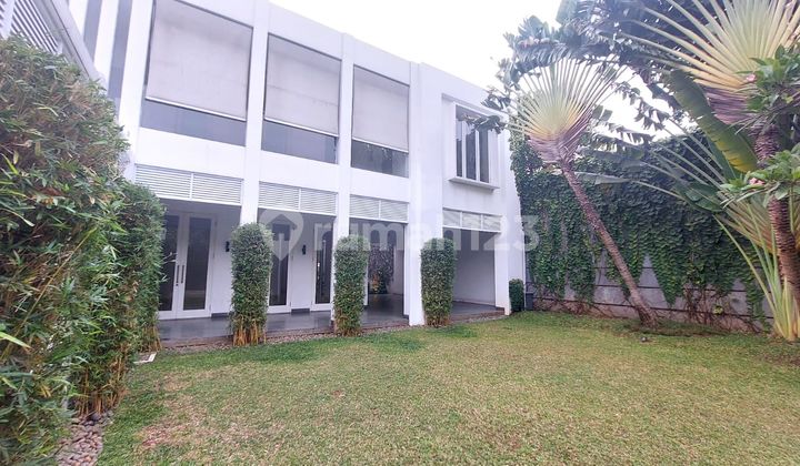 Sewa Rumah Mewah Back Yard Luas Dengan Kolam Renang di Area Cipete