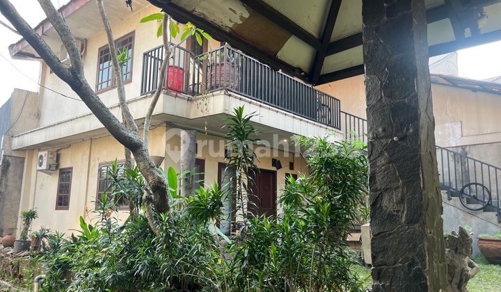 Investasi Terbaik! Rumah Induk Besar + 5 Paviliun Berjalan Mandiri, Rumah Besar 397m² Di Tanah 850m², Garasi & Carport Luas 2