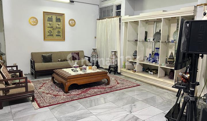 Rare Listing Rumah Luas Dengan Pavilion & Carport 6 Mobil Di Kemang