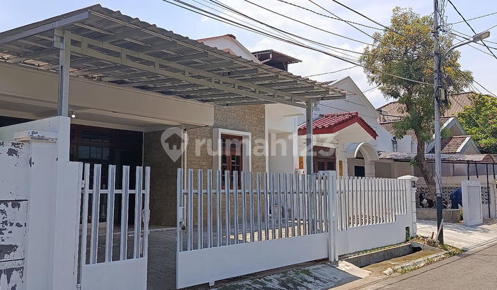 Exclusive! Freshly Renovated Residence in the Heart of Pondok Indah, Just Steps Away from the Mall. 2