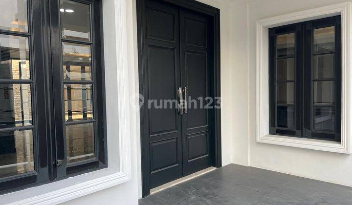 Rumah Baru Mewah 4 Lantai Dengan  Lift Dan Rooftop  Serta Private Pool Lokasi Premium  1