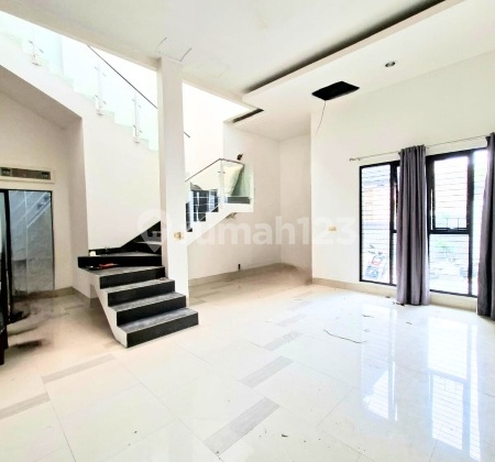 Comfortable Radio Dalam Residence: 3 Bedrooms Ready to Occupy- Negotiable Price Until Deal