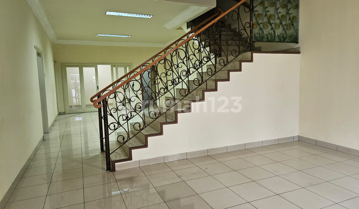 Hunian Nyaman di Lokasi Prestisius Pondok Indah - Akses Instan ke Pim Mall