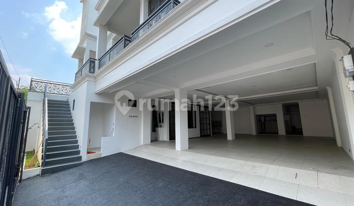 The Ultimate Luxury Living Rumah Baru 4 Lantai dengan Lift & Private Pool di Kebayoran Baru Hunian Sultan Super Canggih Smart Home di Kebayoran Baru dengan Face Recognition & Rooftop The Ultimate Luxury Living Rumah Baru 4 Lantai dengan Lift & Private Pool di Kebayoran Baru Hunian Sultan Super Canggih Smart Home di Kebayoran Baru dengan Face Recognition & Rooftop