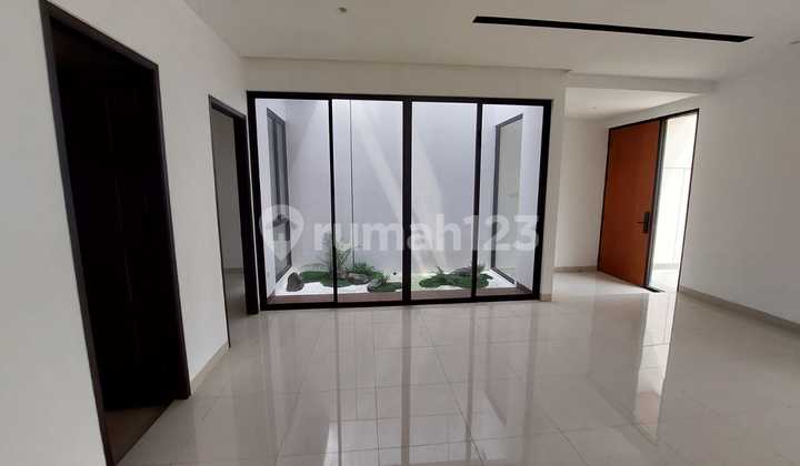 For Sale Fast Modern Minimalist House in Metland Puri 2