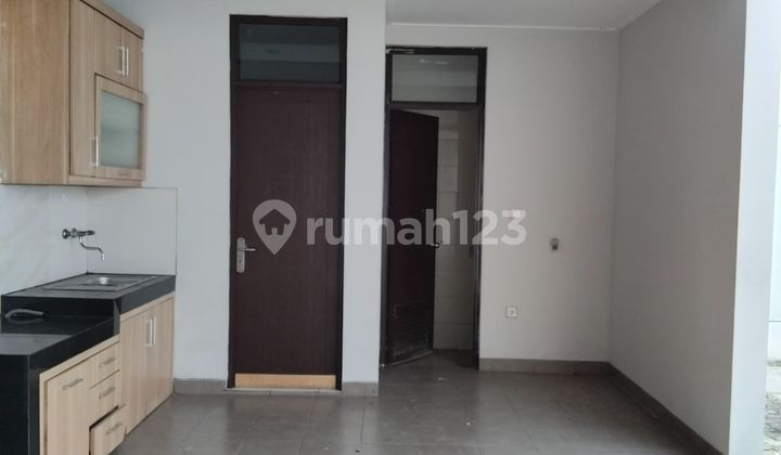 Disewakan Rumah Uk 8X18 di Green Lake City Cipondoh Tangerang