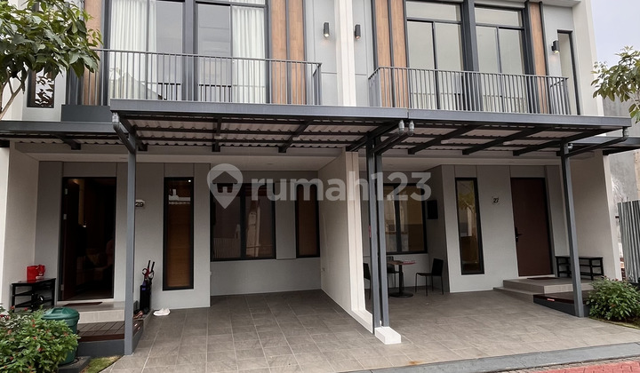 Rumah 3 Lantai | Mewah, Luas & Strategis di Gading Serpong
