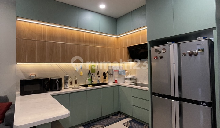 Leonora Attich Mewah Furnish Tinggal Bawa Koper