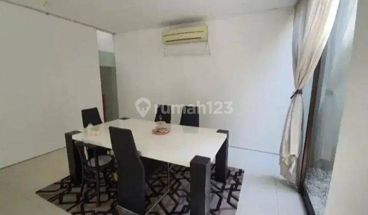 Rumah di Graha Family semifurnished siap huni 2