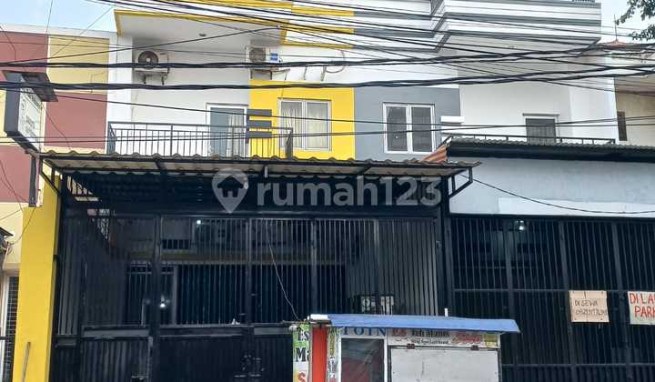 DIJUAL CEPAT KOST FULL FURNISHED 3.5 LANTAI DI JALAN RAYA TAMAN CIBODAS TANGERANG