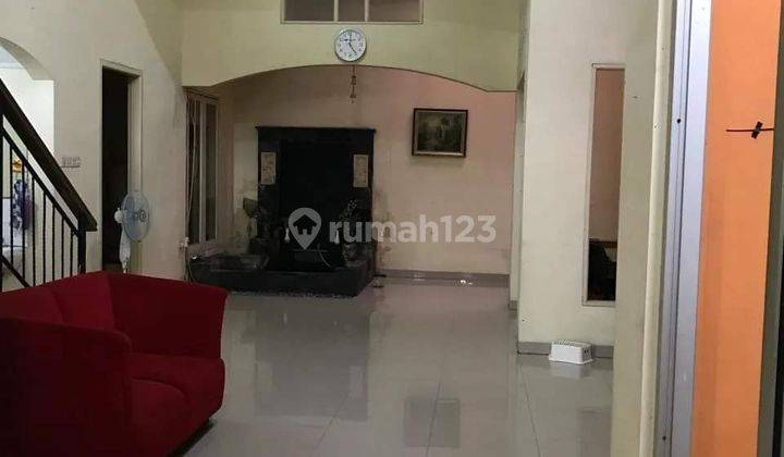 Di Jual Cepat Rumah 2 Lantai Bagus di Taman Royal 2, Tangerang 2