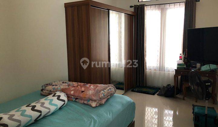 Jual Rumah 2 Lantai Furnished di Taman Royal 1 Cluster, Tangerang 2