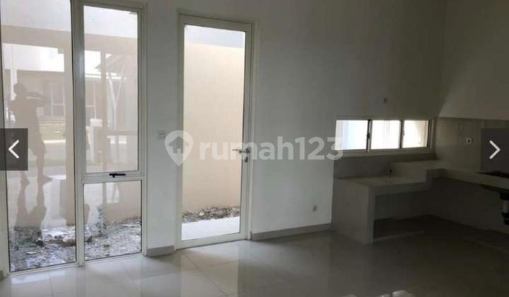 Nice 2-Story House in Catriona Suvarna Sutera Cluster, Tangerang 2