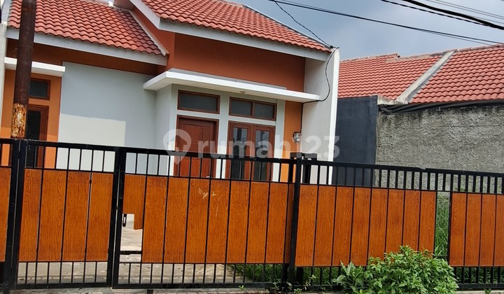 Rumah Dekat Stasiun di Cipondoh Tangerang Rumah Dekat Stasiun di Cipondoh Tangerang