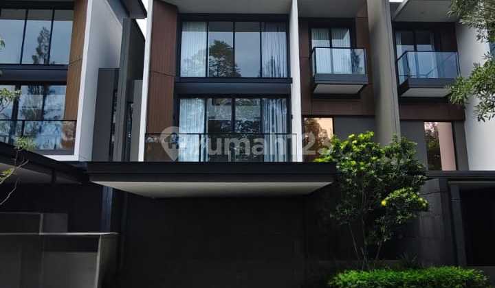 Dijual Rumah mewah 3 lantai ada lift di kawasan NAVAPARK BSD. Dijual Rumah mewah 3 lantai ada lift di kawasan NAVAPARK BSD.