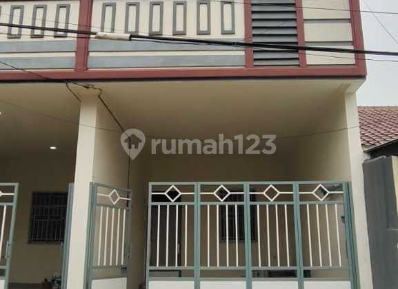 For Sale: 2 1/2 Story House in Simprug Diporis, Tangerang 2