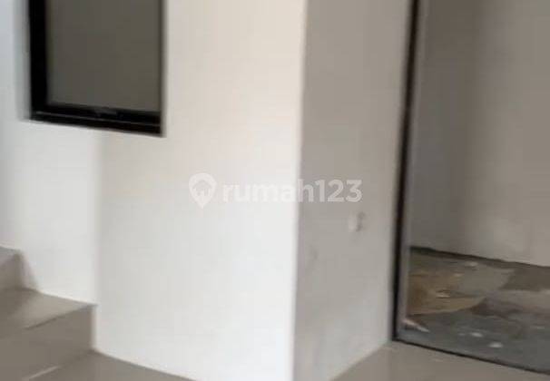 Rumah 2 Lt Over Kredit Panorama Tangerang 2