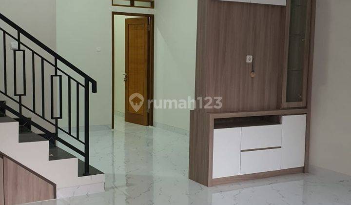 Rumah 2 Lt Baru Semi Furnish di Cluster Banjar Wijaya, Tangerang 1