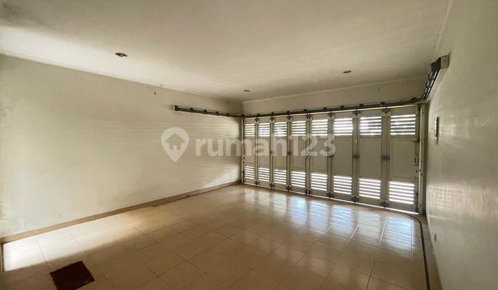 Nice House Gold Finch The Springs Gading Serpong, Tangerang 2