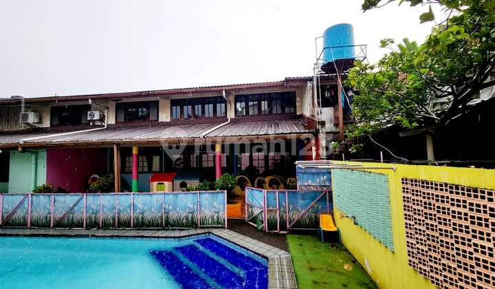 Dijual - Rumah Ex Sekolah di Jalan Bdn Cilandak