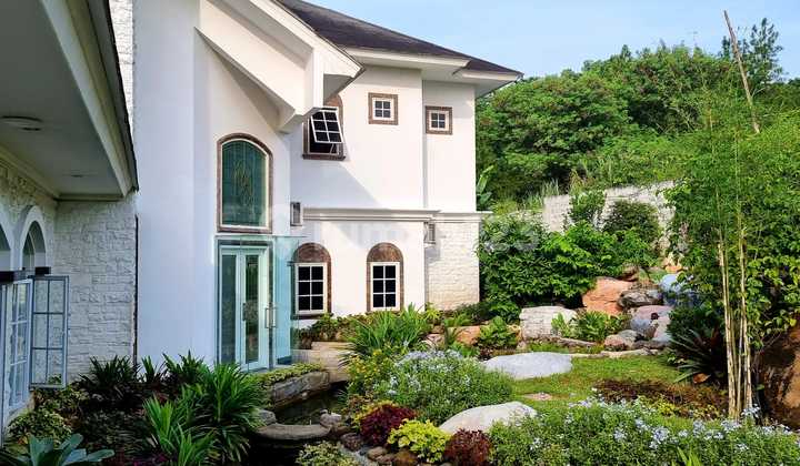 Luxury House + Grand Piano + Swimming Pool at Sentul Northridge