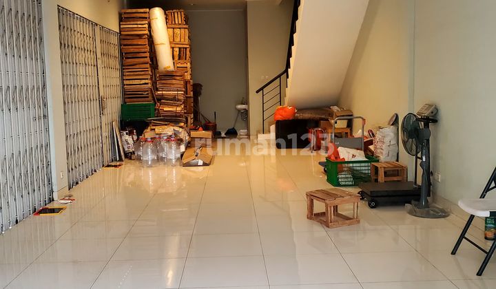 For Rent 3-story hook shophouse Golden Boulevard BSD, Tangerang For Rent 3-story hook shophouse Golden Boulevard BSD, Tangerang