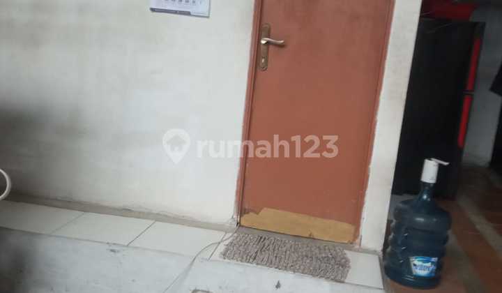 Dijual Rumah Tua Ex Gudang Hitung Tanah di Puri Indah, Jakarta Barat