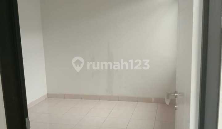 Rumah Cantik Seperti Baru di Citra Raya