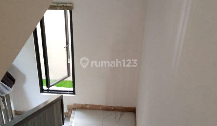 Rumah 3 Lantai Furnished di Asya, Jakarta Timur 2