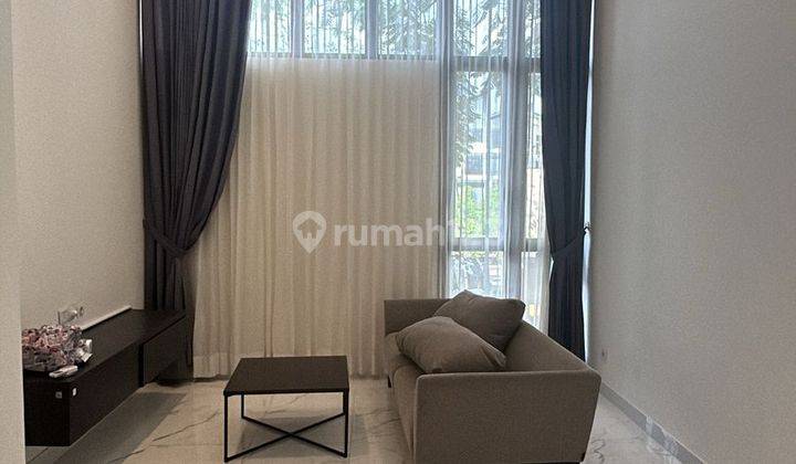 Rumah 3 Lantai Sudah Renovasi Furnished di Asya, Jakarta Timur 1