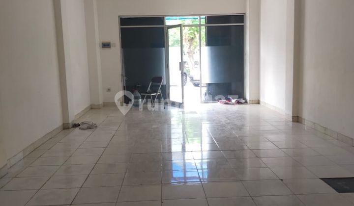 For Immediate Rent: Malibu Shop House in West Jakarta, Cengkareng