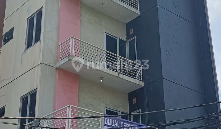 For sale: Active boarding house in Taman Daan Mogot Raya, Tanjung Duren, West Jakarta.