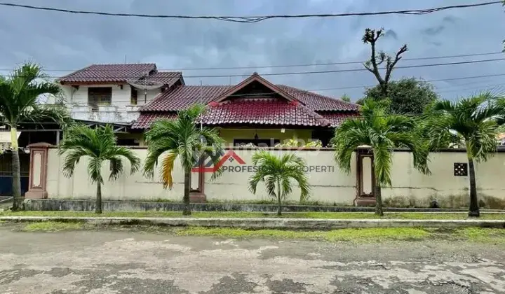 Dijual rumah Terawat di Cinere 2