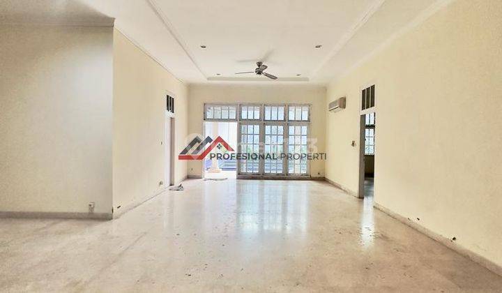 Dijual Rumah Bergaya Kontemporer di Ampera Kemang 2