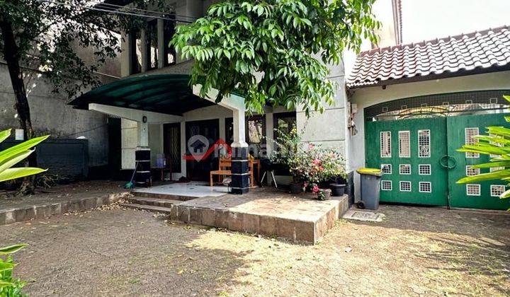 Dijual Rumah Gergaya Kontemporer di Area Jeruk Purut 1