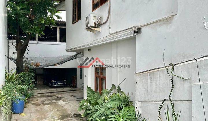 Dijual Rumah Hitung Tanah Zona Komersil di Kebayoran Baru 2