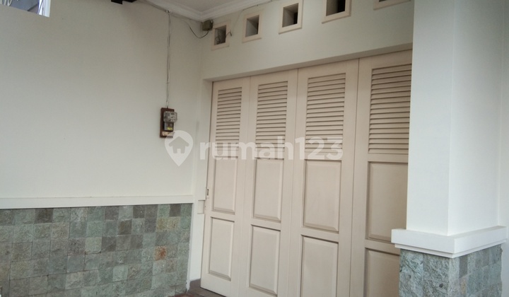 RUMAH DI PENUMPING SOLO 4