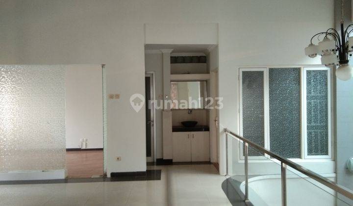 RUMAH DI PENUMPING SOLO 18