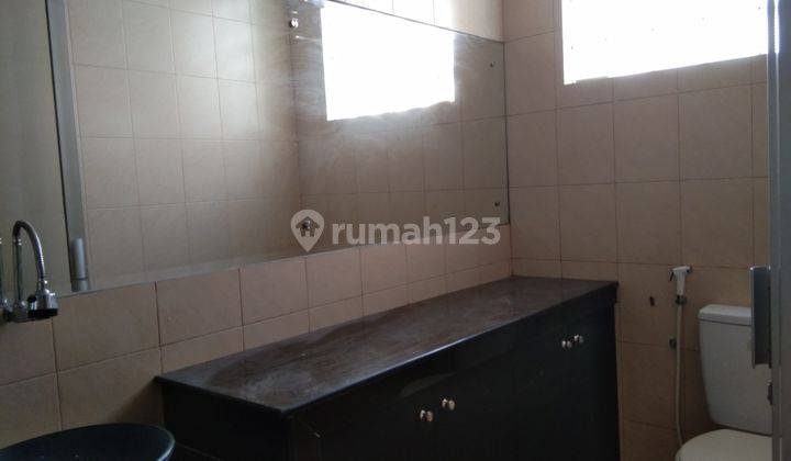 RUMAH DI PENUMPING SOLO 21
