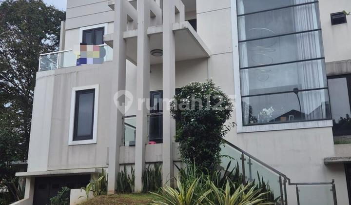 Rumah Posisi Hoek Siap Huni di Legenda Cibubur