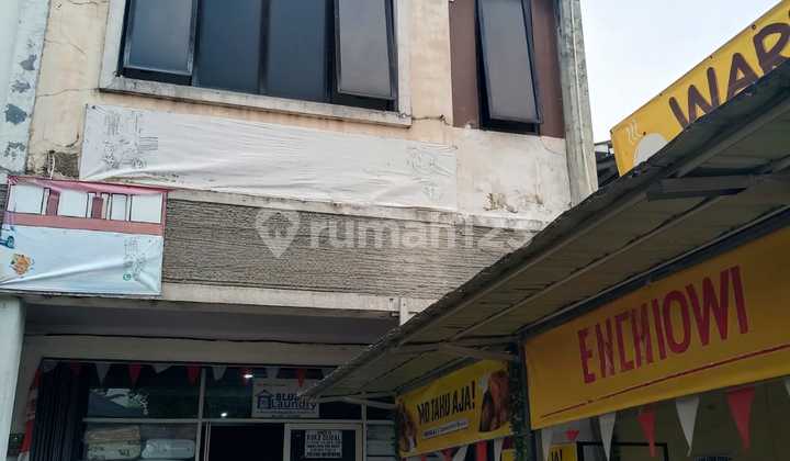 Shop House 2.5 Floors on Main Road Suitable for Business in Jatisampurna 1