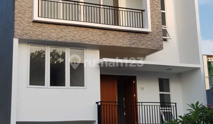 Rumah Minimalis Modern Posisi Hook, 2 Lantai Full Furnish dengan Garasi Otomatis di Cluster Terdepan Citra Grand Rumah Minimalis Modern Posisi Hook, 2 Lantai Full Furnish dengan Garasi Otomatis di Cluster Terdepan Citra Grand