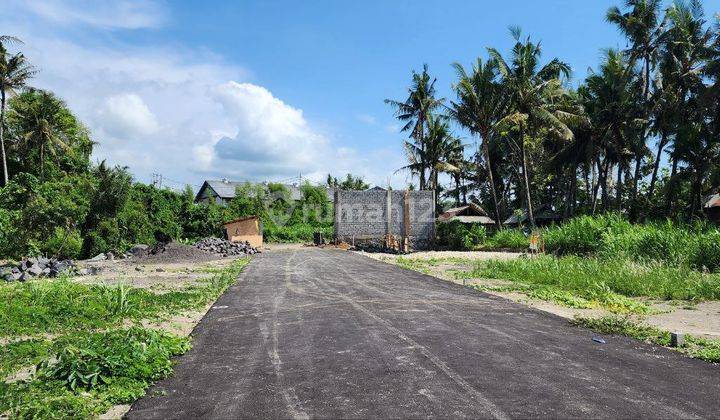 Strategic plot of land 5 minutes to the beach in Pering, Gianyar 1