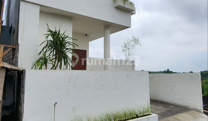 Brand New Villa in Kutuh, Nusa Dua. Easy Access to Various Tourist Attractions in South Bali.