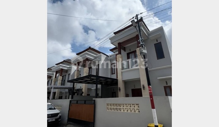 Rumah minimalis view sawah di Ahmad Yani, Denpasar Utara. Lokasi strategi