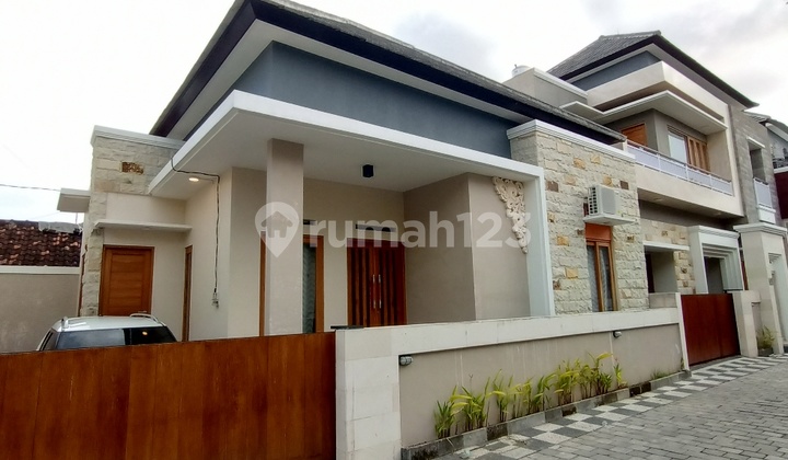 Rumah Minimalis Modern dengan Sentuhan Etnik Bali di Bypass Ngurah Rai, Denpasar Timur