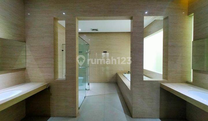Disewakan Rumah di Jl. Lombok 2 Lantai Bagus 6