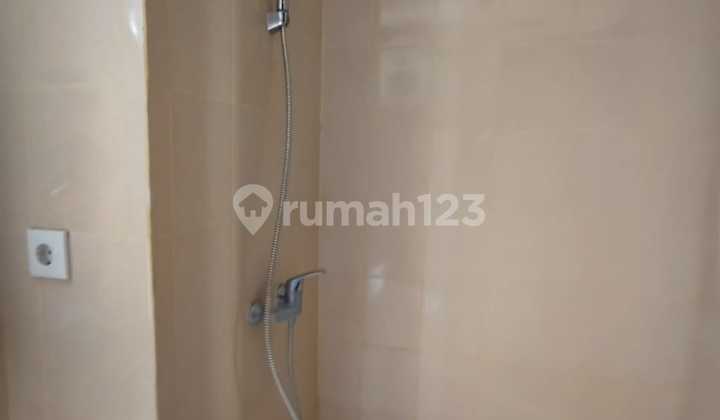 For rent and sale 1br apartment ready to occupy fully furnished at Sudirman Suite Bandung. 2